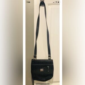 Exquisite Black Shoulder Purse. 
9112 "x 83/4"